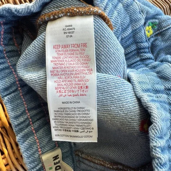 MINI BODEN Flower Jeans Girls 7-8 Embroidered Denim Blue Jean Pull On - Picture 8 of 8